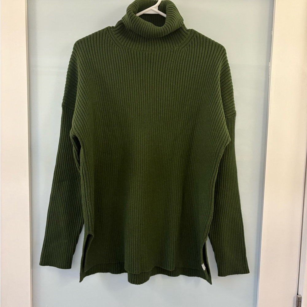 FWD Green Ribbed Turtleneck Sweater